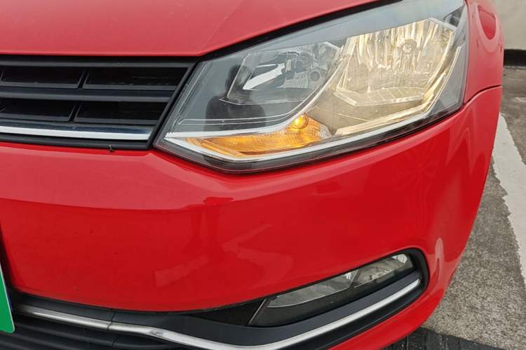 Used Volkswagen Polo 2014 1.6L Automatic Comfort Edition Left Front Headlight