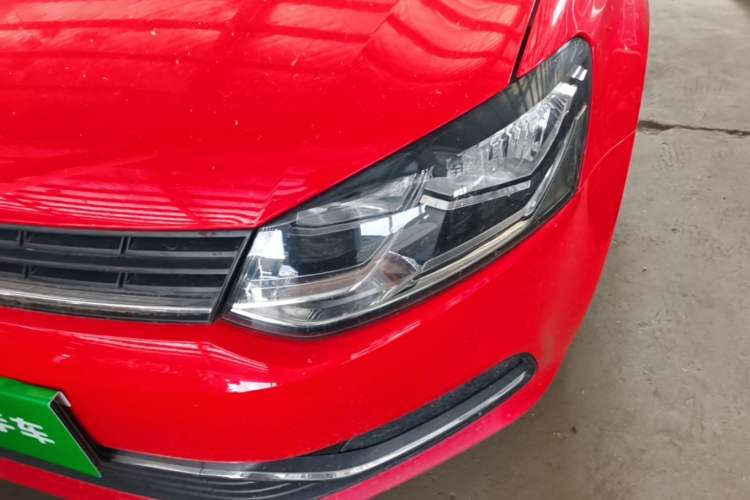 Used Volkswagen Polo 2014 1.4L Automatic Comfort Edition Left Front Headlight