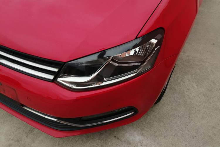 Used Volkswagen Polo 2014 1.6L Automatic Luxury Edition Left Front Headlight