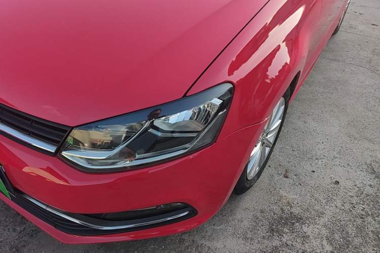 Used Volkswagen Polo 2014 1.4L Automatic Comfort Edition Left Front Headlight