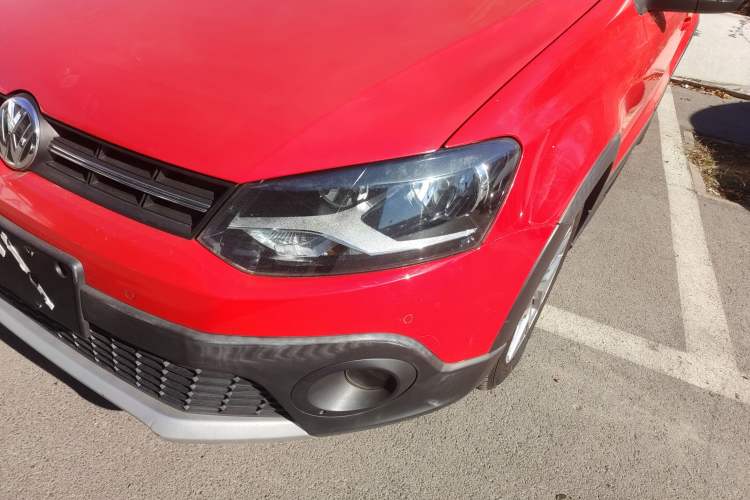 Used Volkswagen Polo 2014 1.6L Cross Polo Automatic Left Front Headlight