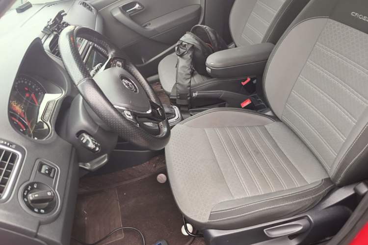 Used Volkswagen Polo 2014 1.6L Cross Polo Automatic Left Front Seat