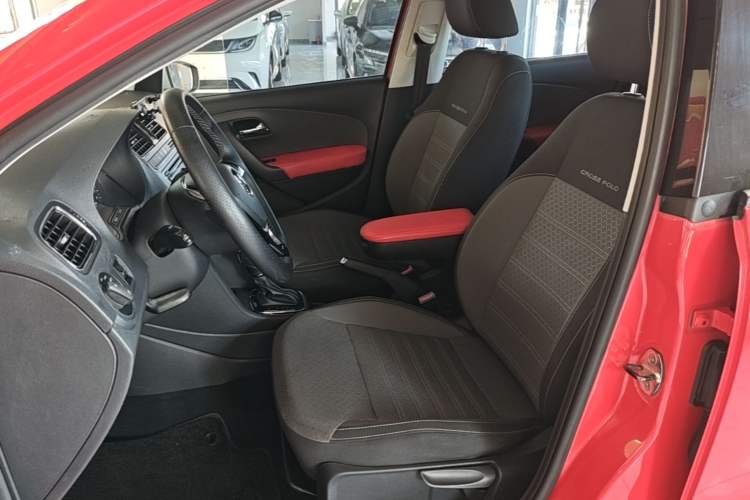 Used Volkswagen Polo 2014 1.6L Cross Polo Automatic Left Front Seat