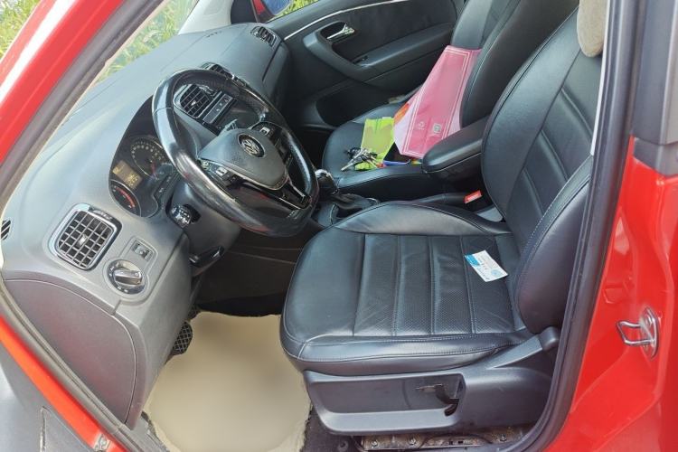 Used Volkswagen Polo 2014 1.6L Automatic Luxury Edition Left Front Seat