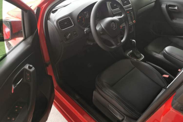 Used Volkswagen Polo 2014 1.6L Automatic Comfort Edition Left Front Seat