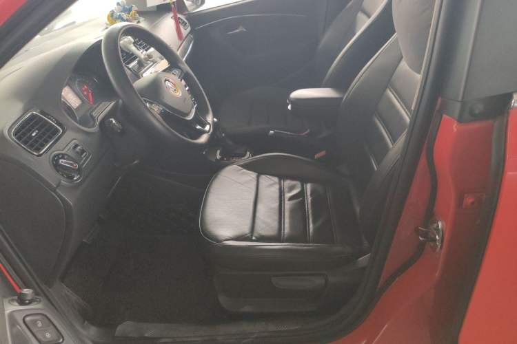 Used Volkswagen Polo 2014 1.6L Automatic Luxury Edition Left Front Seat