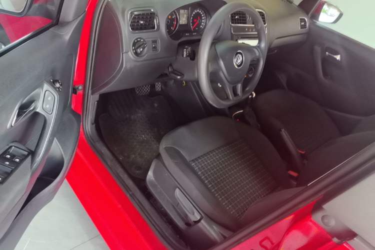 Used Volkswagen Polo 2014 1.6L Automatic Comfort Edition Left Front Seat