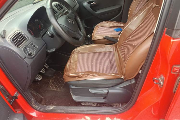 Used Volkswagen Polo 2014 1.4L Manual Fashion Edition Left Front Seat