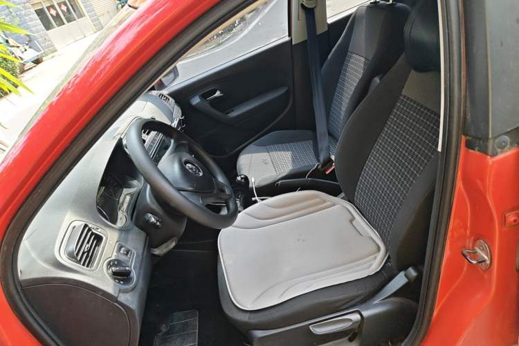 Used Volkswagen Polo 2014 1.6L Manual Comfort Edition Left Front Seat
