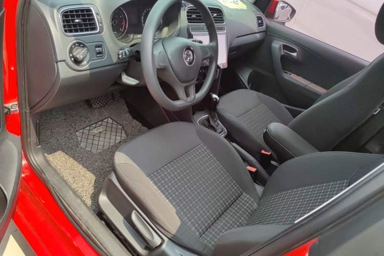 Used Volkswagen Polo 2014 1.6L Automatic Comfort Edition Left Front Seat