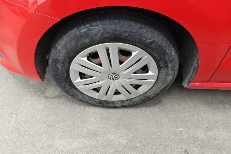 Used Volkswagen Polo 2014 1.4L Manual Fashion Edition Left Front Wheel Hub