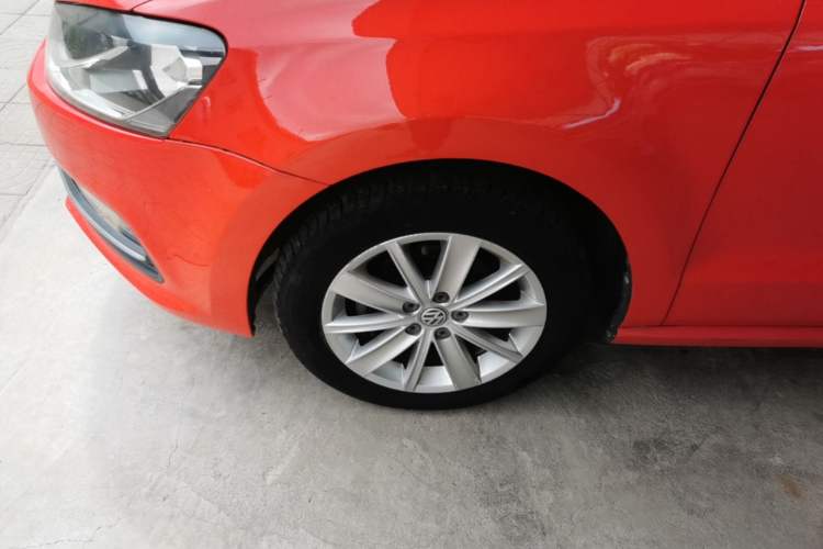 Used Volkswagen Polo 2014 1.6L Automatic Comfort Edition Left Front Wheel Hub