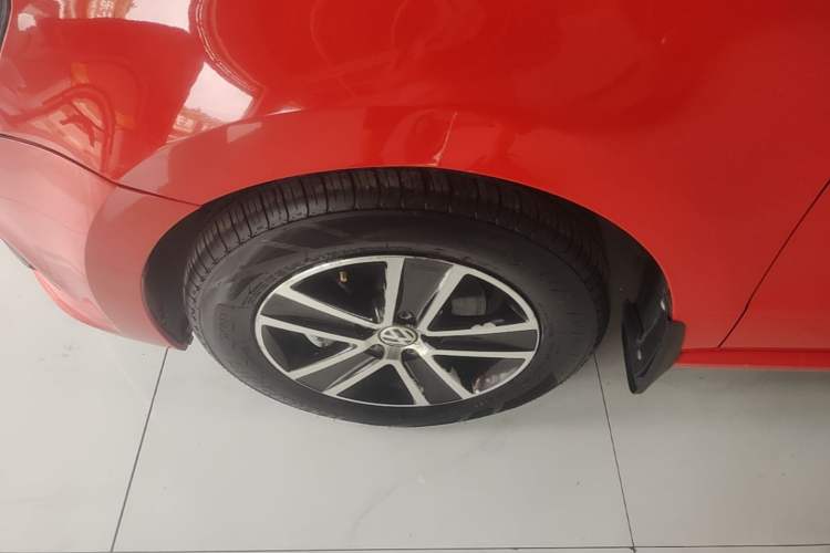 Used Volkswagen Polo 2014 1.4L Manual Fashion Edition Left Front Wheel Hub