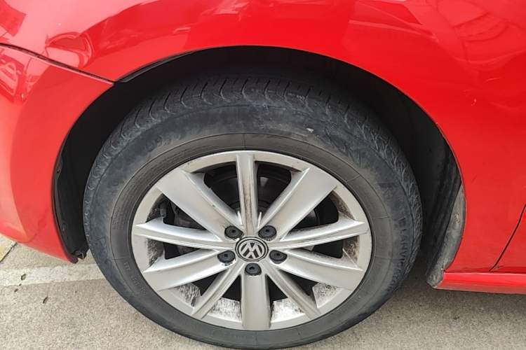 Used Volkswagen Polo 2014 1.4L Manual Comfort Edition Left Front Wheel Hub