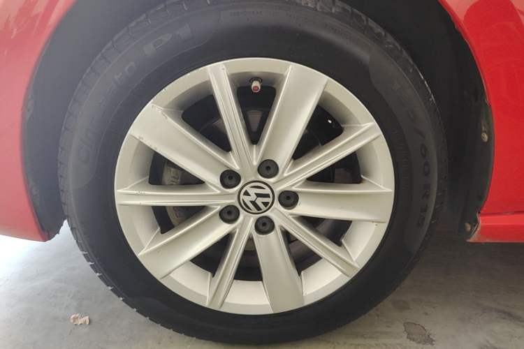Used Volkswagen Polo 2014 1.6L Manual Comfort Edition Left Front Wheel Hub