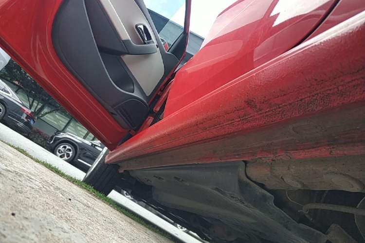 Used Volkswagen Polo 2014 1.4L Automatic Comfort Edition Left Side Sill