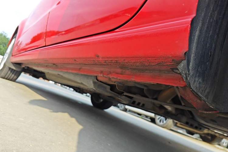 Used Volkswagen Polo 2014 1.6L Automatic Comfort Edition Left Side Sill