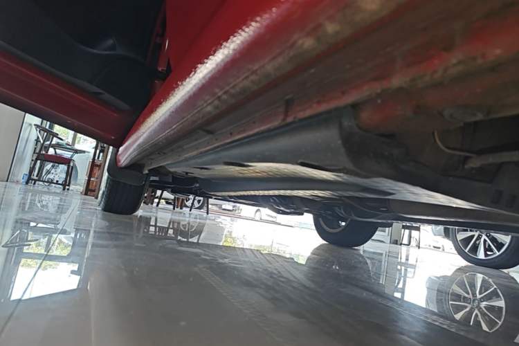 Used Volkswagen Polo 2014 1.6L Automatic Comfort Edition Left Side Sill