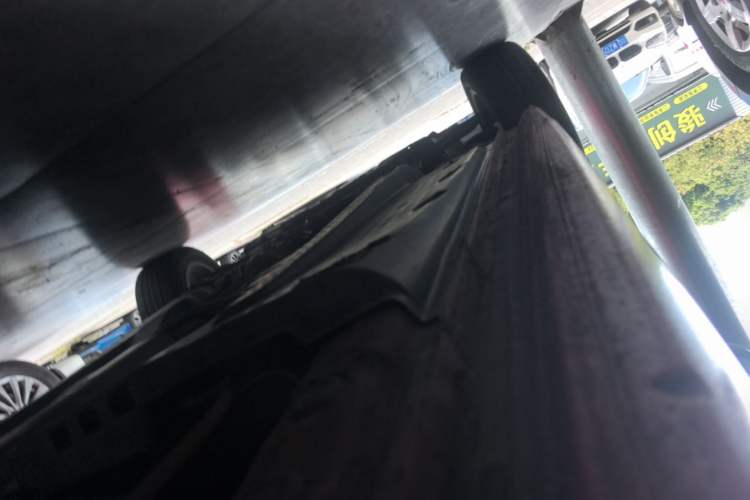 Used Volkswagen Polo 2014 1.6L Automatic Comfort Edition Left Side Sill