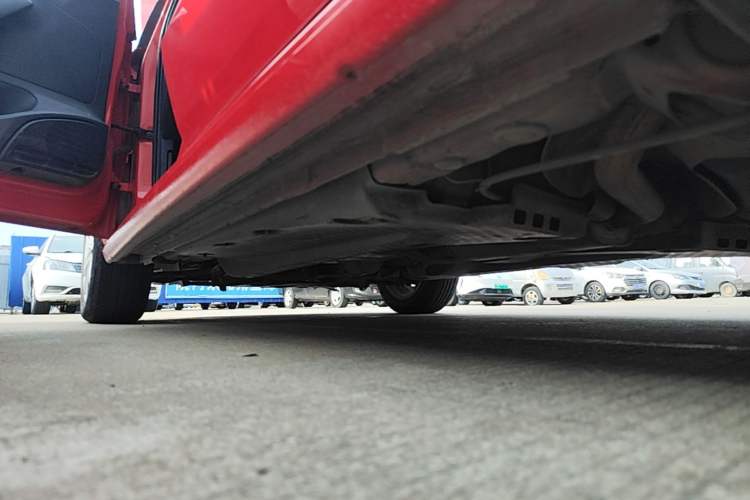 Used Volkswagen Polo 2014 1.4L Manual Comfort Edition Left Side Sill
