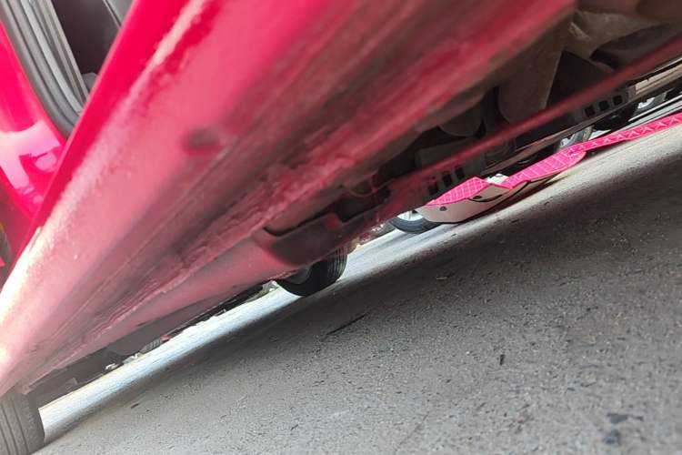 Used Volkswagen Polo 2014 1.4L Automatic Comfort Edition Left Side Sill