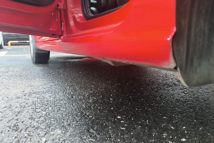 Used Volkswagen Polo 2014 1.6L Automatic Comfort Edition Left Side Sill
