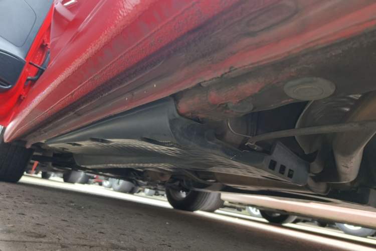 Used Volkswagen Polo 2014 1.6L Automatic Comfort Edition Left Side Sill