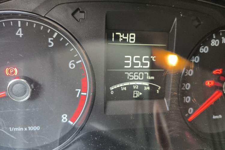 Used Volkswagen Polo 2014 1.4L Manual Fashion Edition Odometer Close Up