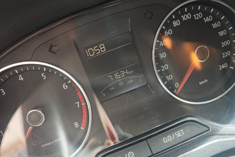 Used Volkswagen Polo 2014 1.6L Cross Polo Automatic Odometer Close Up