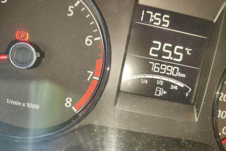 Used Volkswagen Polo 2014 1.4L Manual Fashion Edition Odometer Close Up