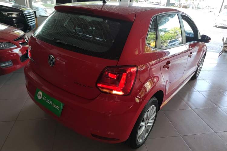 Used Volkswagen Polo 2014 1.6L Automatic Comfort Edition Rear Right 45 Deg