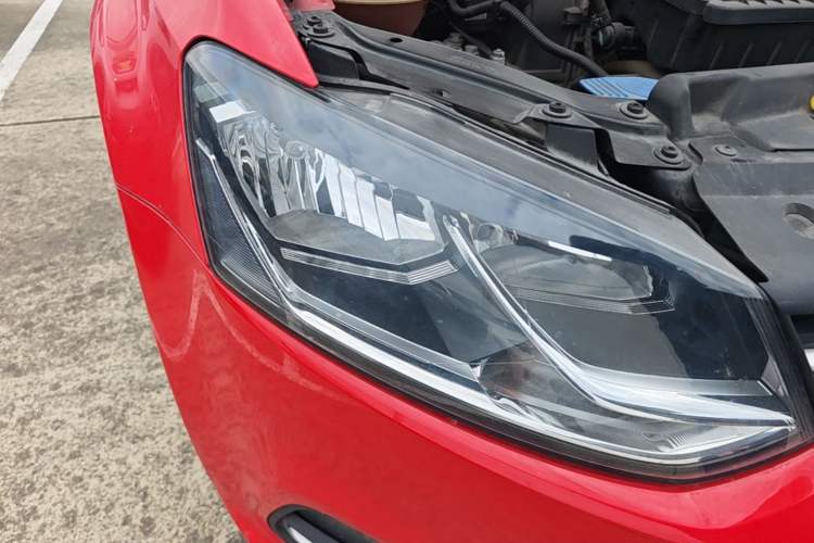 Used Volkswagen Polo 2014 1.6L Automatic Comfort Edition Right Front Headlight