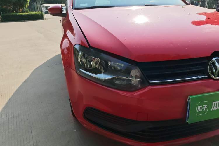Used Volkswagen Polo 2014 1.4L Manual Fashion Edition Right Front Headlight