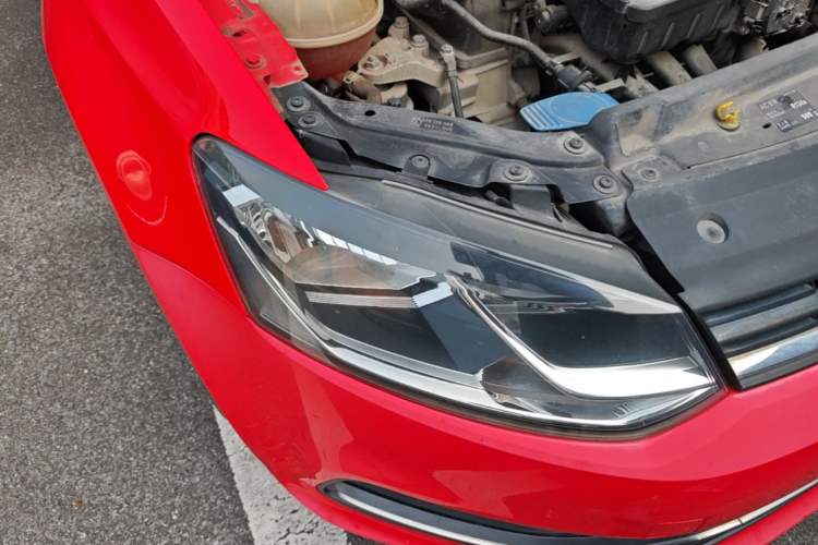 Used Volkswagen Polo 2014 1.4L Automatic Comfort Edition Right Front Headlight
