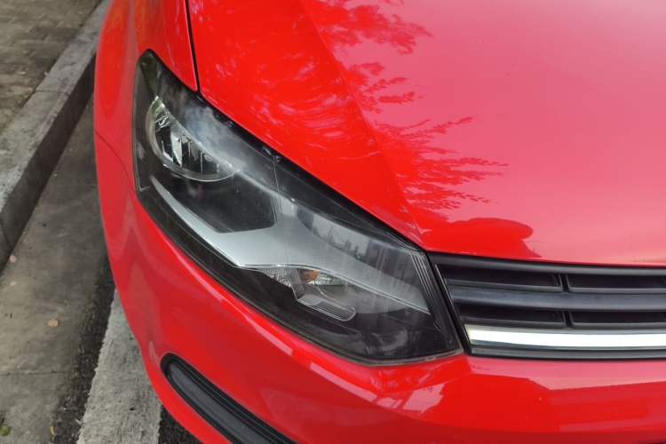 Used Volkswagen Polo 2014 1.4L Manual Fashion Edition Right Front Headlight