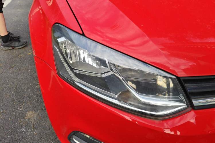 Used Volkswagen Polo 2014 1.4L Automatic Comfort Edition Right Front Headlight