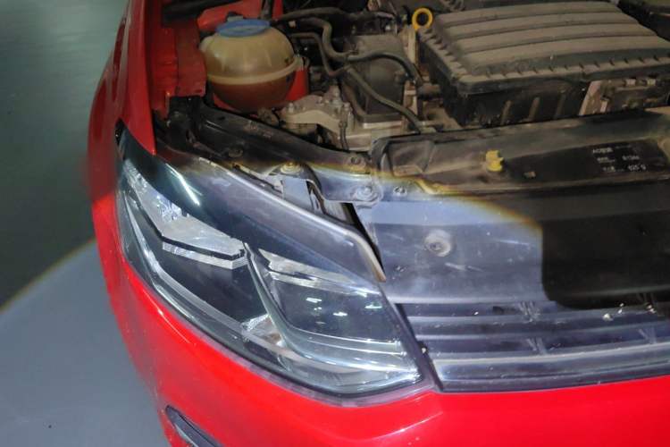 Used Volkswagen Polo 2014 1.6L Automatic Comfort Edition Right Front Headlight