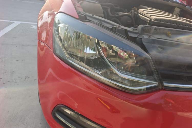 Used Volkswagen Polo 2014 1.4L Manual Comfort Edition Right Front Headlight