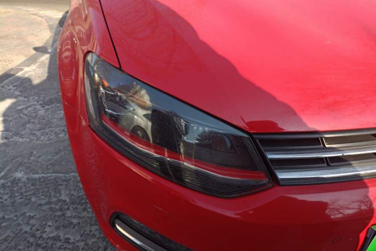 Used Volkswagen Polo 2014 1.6L Automatic Luxury Edition Right Front Headlight