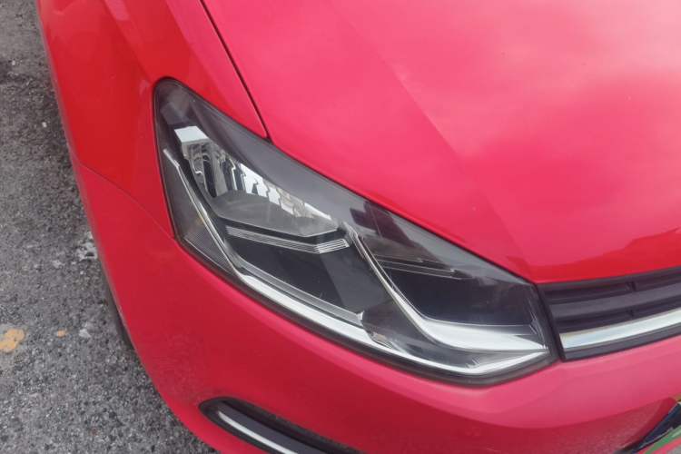 Used Volkswagen Polo 2014 1.6L Automatic Comfort Edition Right Front Headlight