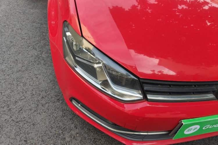 Used Volkswagen Polo 2014 1.6L Automatic Comfort Edition Right Front Headlight