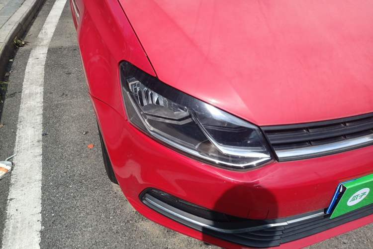 Used Volkswagen Polo 2014 1.6L Automatic Comfort Edition Right Front Headlight
