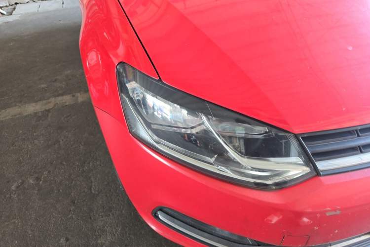 Used Volkswagen Polo 2014 1.6L Automatic Comfort Edition Right Front Headlight