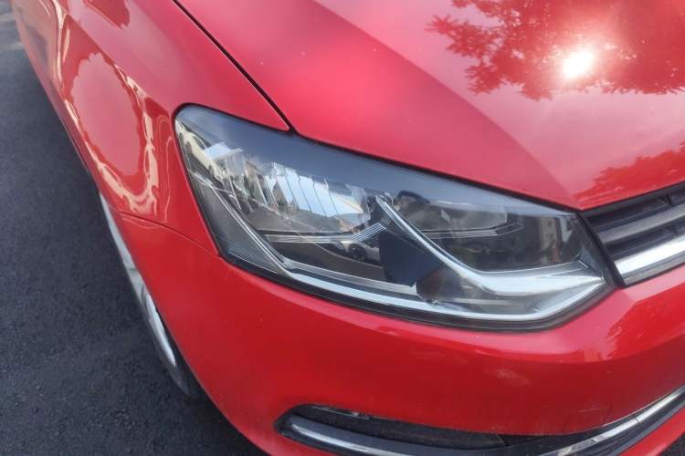 Used Volkswagen Polo 2014 1.4L Automatic Comfort Edition Right Front Headlight