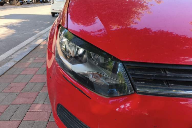Used Volkswagen Polo 2014 1.4L Manual Fashion Edition Right Front Headlight