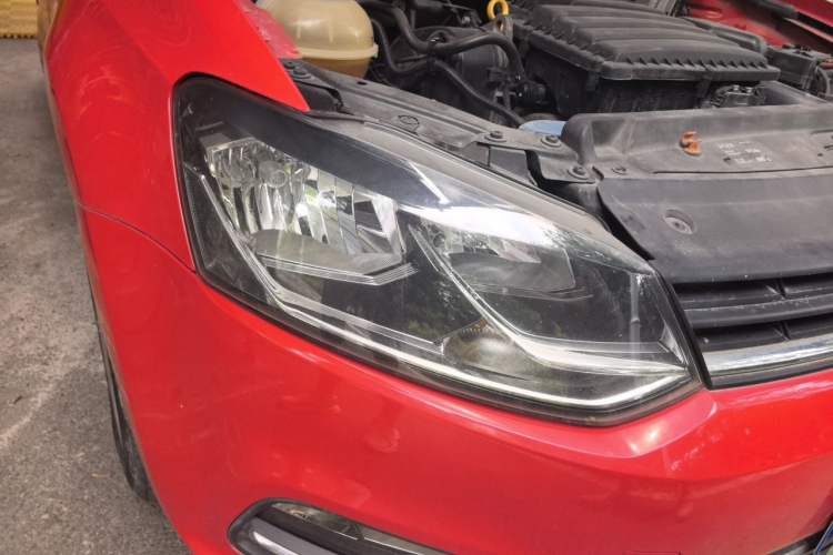 Used Volkswagen Polo 2014 1.4L Automatic Comfort Edition Right Front Headlight