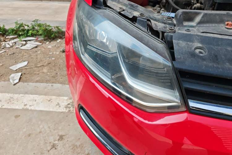Used Volkswagen Polo 2014 1.4L Automatic Comfort Edition Right Front Headlight