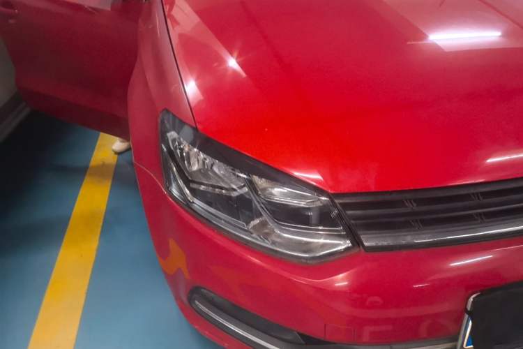 Used Volkswagen Polo 2014 1.6L Automatic Comfort Edition Right Front Headlight