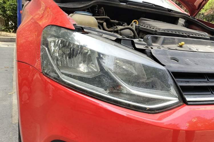 Used Volkswagen Polo 2014 1.4L Automatic Comfort Edition Right Front Headlight
