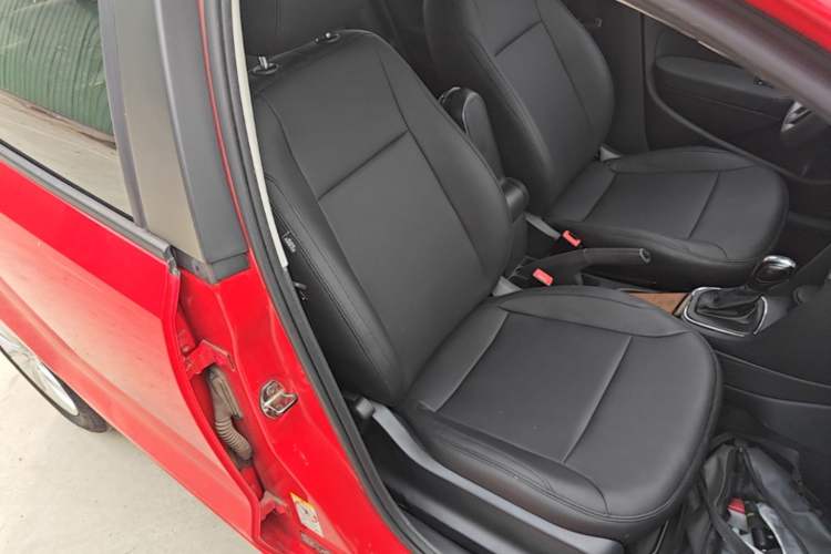 Used Volkswagen Polo 2014 1.6L Automatic Comfort Edition Right Front Seat